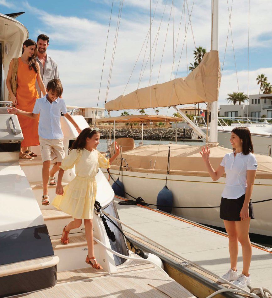 Family arriving at the marina